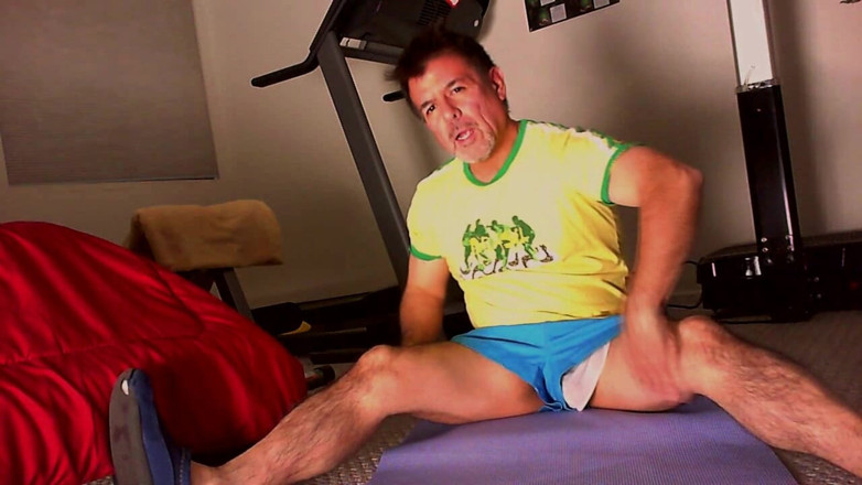 Close Encounter Films: Webcam leg stretches