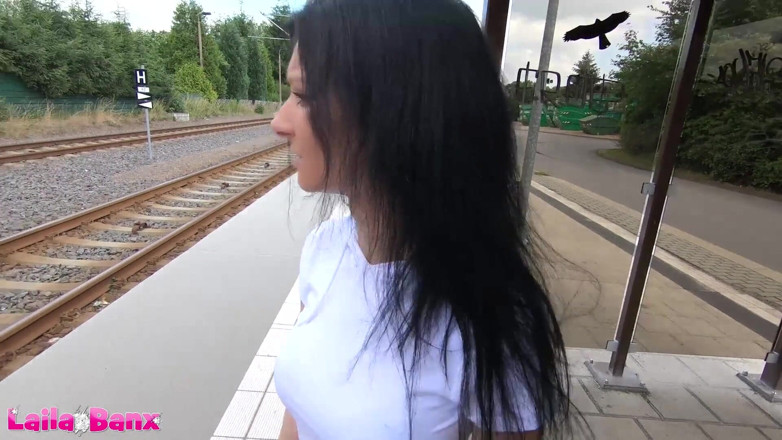Laila Banx: Tram missed! Unrestrained screwed on the roadside
