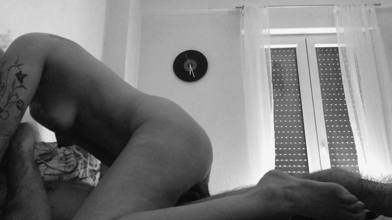 Akasha7: あなたのために楽しんでいる服従的な女の子、Akasha7に聞いて