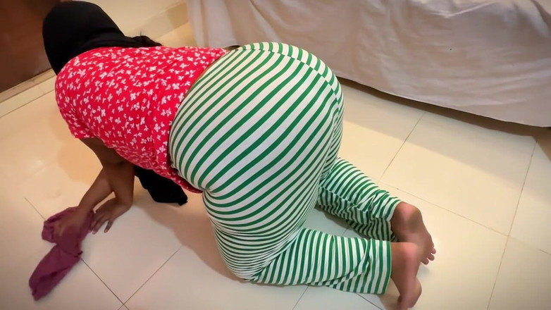 Aria Mia: Obrovský zadek a velká prsa sexy macecha 7 dní orgasmu kompilace