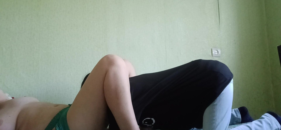 Lesbian-candys: Eu como a buceta peluda madura da madrasta do meu...