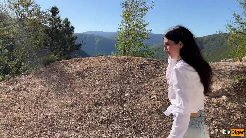 Dis Diger: Sexe en plein air dans les montagnes avec une bombasse...