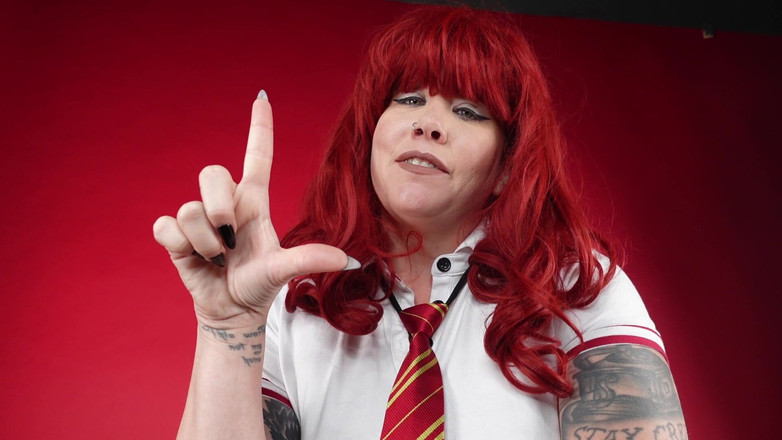 Deanna deadly: 펨돔 에르미온 구두로 굴욕을 당하다