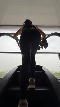 Curul meu te va înnebuni în ziua sălii de sport