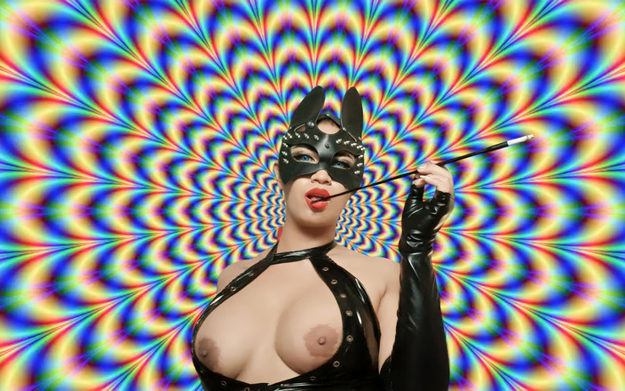 SensualBunny: Femeia Pisică Stăpână