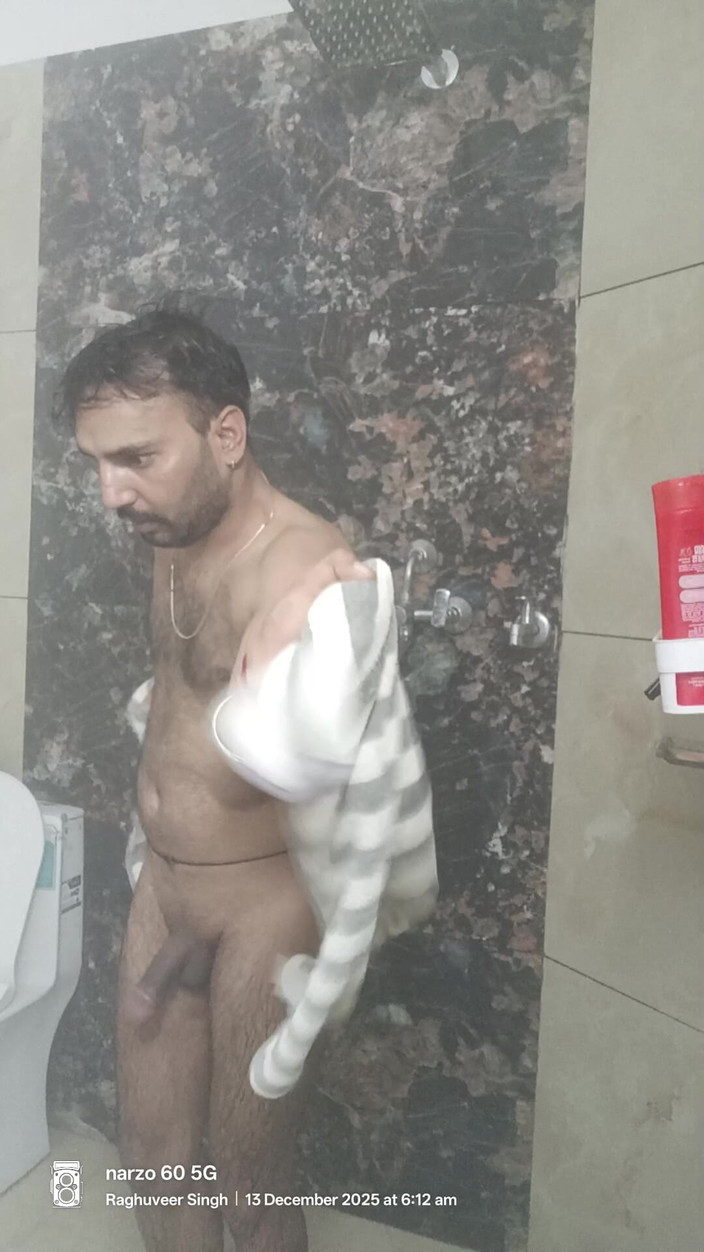 Rajasthani-old-lover: L'ufficiale dell'esercito indiano si fa la doccia