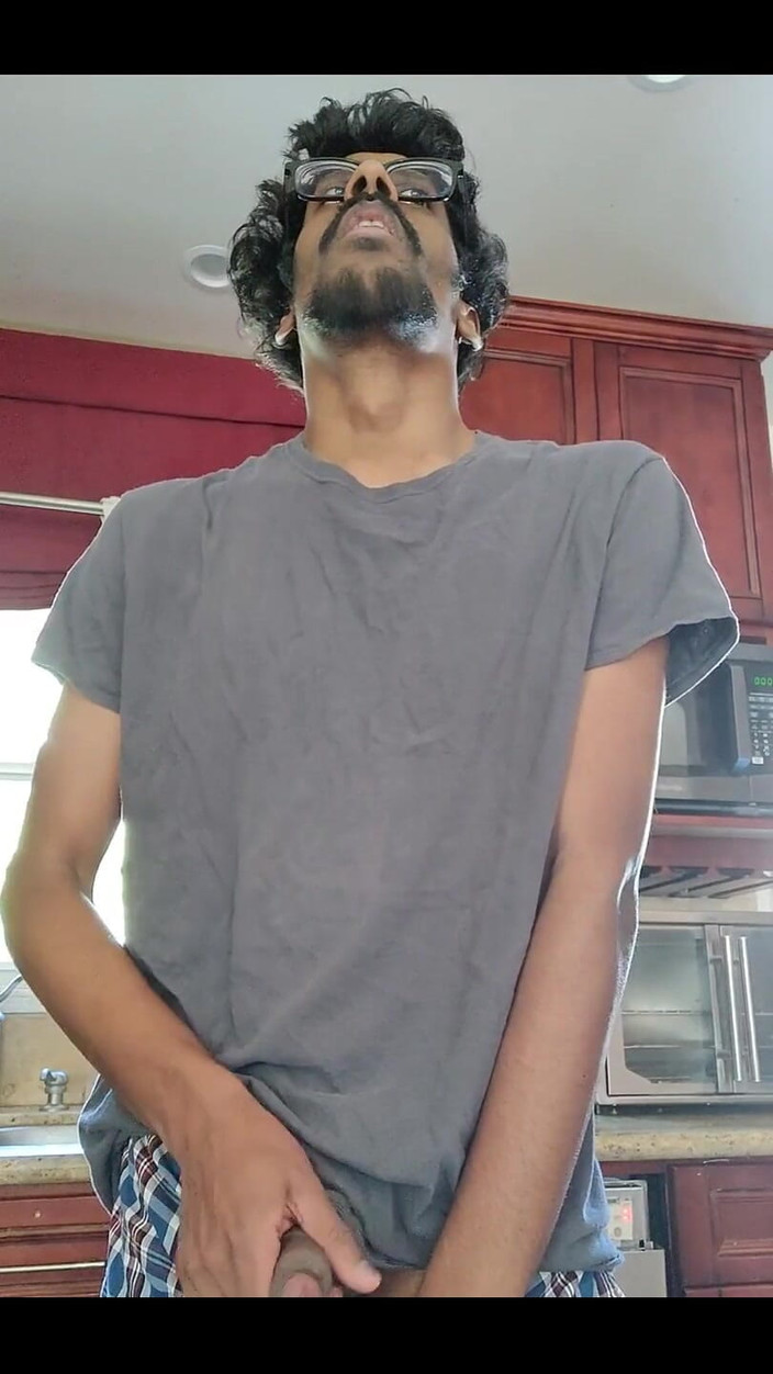 NANDgasm: Makin' Du sperme pré-éjac dans la cuisine. Tu en veux ?