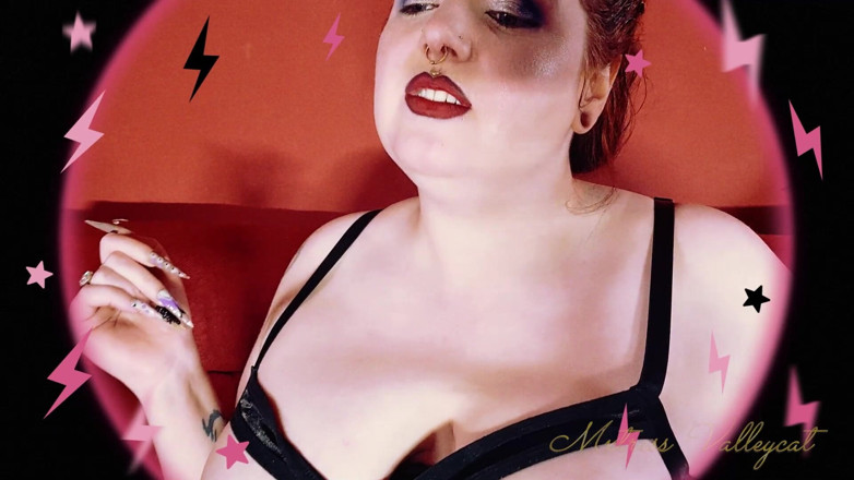 Mxtress Valleycat: Entrancing Lip Worship