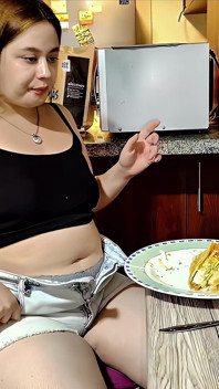 Taco Stuffing Nicole - tonton perutnya berkembang!