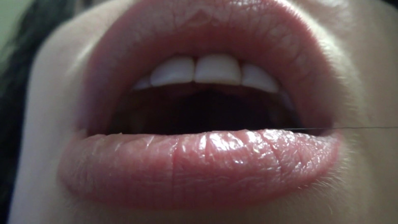 Goddess Misha Goldy: Big full lips, teeth and moaning fetish!