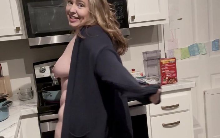 KinkyKatie: Tôi thích mặc quần áo cho phép bạn truy cập dễ...