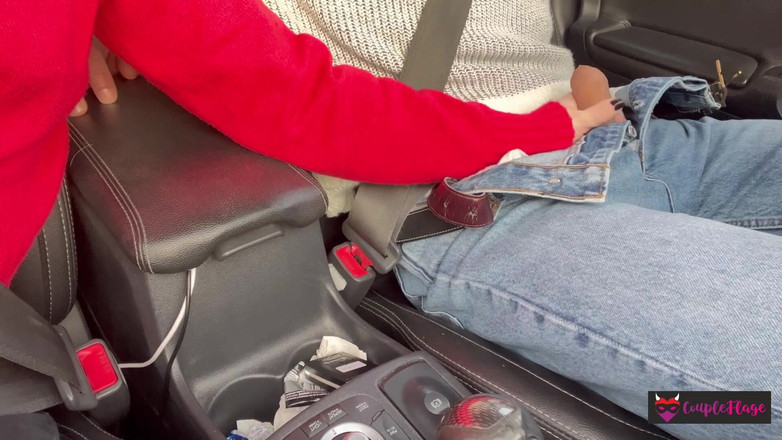 Coupleflage: 고속도로에서 나는 우버 운전사를 정액으로 만듭니다.