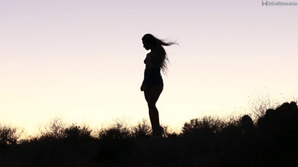 Babe Stare: Gadis seksi tia lagi bugil tapi cuma menggoda sambil pakai...