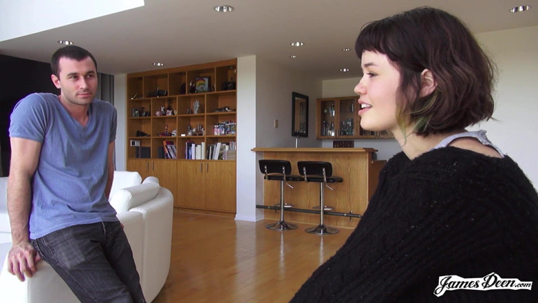 James Deen: Yhivi se fait arroser dans la bouche par James Deen