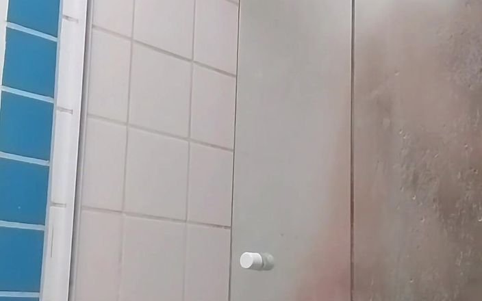 Marcosninfo: Я приехала с тренировки и приняла хороший душ в холодную погоду.