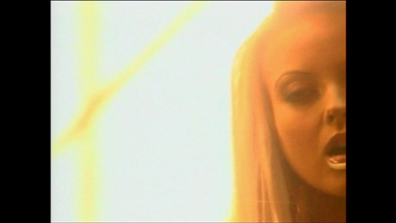 The Power of Love: 汚いスラットが激しく激しい突きを渇望する