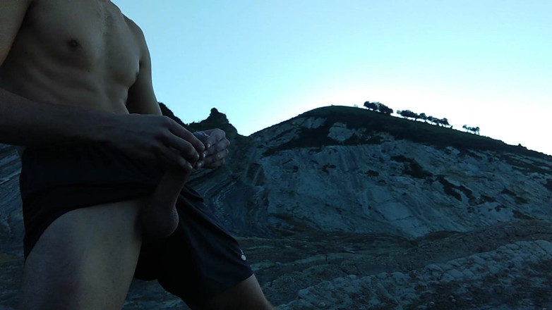 Elvissc: Horny Slim Brown Guy Jerks off Hard in a Heavenly...
