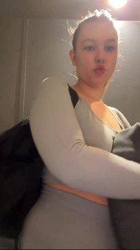 Masturbate in the Gym so Hard