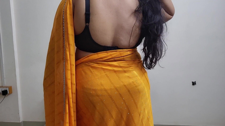 Hot Pavitra: Ти мене кохаєш?