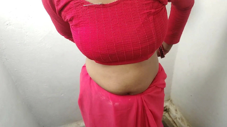 Rachna73: Kayınbiraderi baldızının banyo yapıp sikişirken videosunu çekti