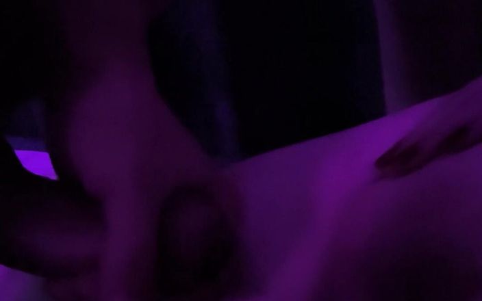 BigSexShow: Karısını sikiyor ve anal deliğine ve götüne boşalıyor