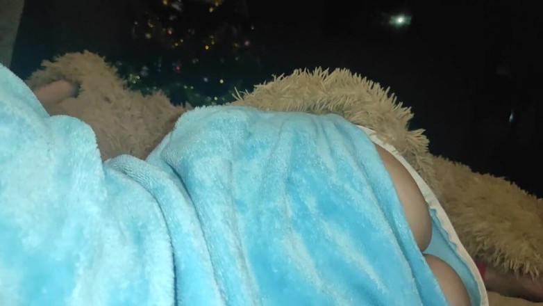 Taboo Room: Malá princezna v pyžamu jednorožce saje ptáka!