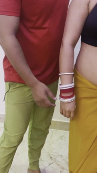Desi heiße indische tante wurde gefickt, bevor sie auf die party ging