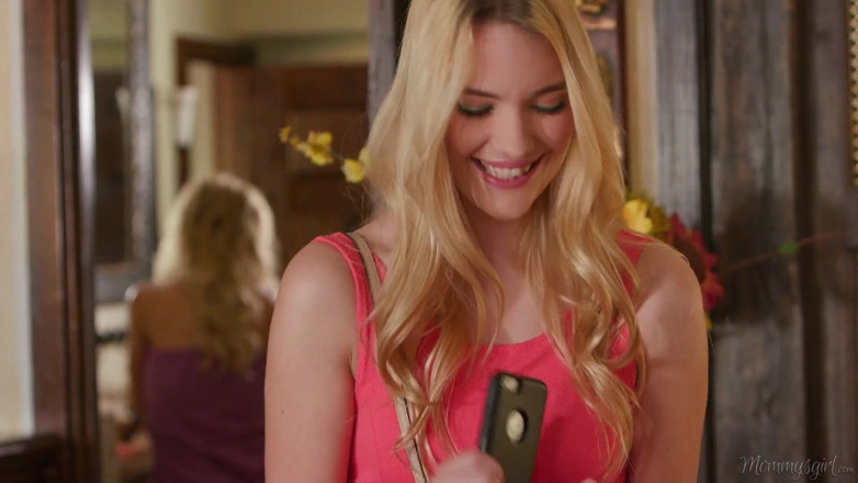 Mommy's Girl: Madrasta pega com meu controle remoto