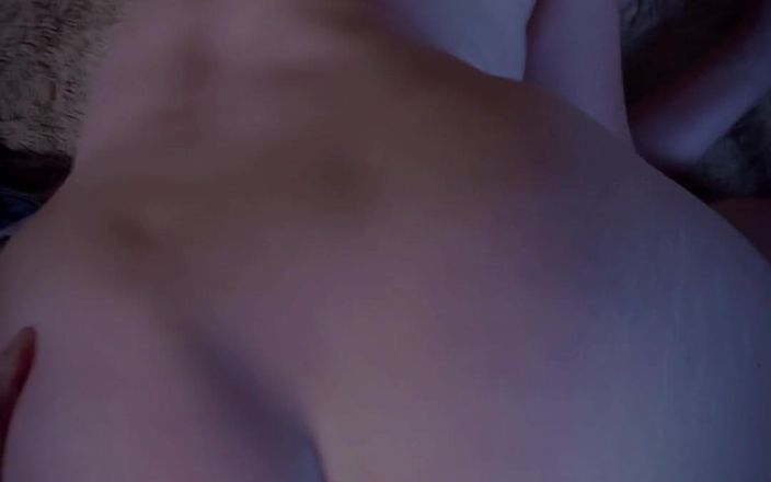 SweetAndFlow: POV: Das Geburtstagskind auf der Party in der Nähe der...