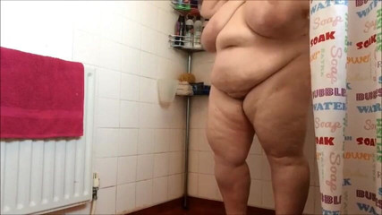 NikNak_BBW: İri güzel kadın büyük memeler duş alıyor