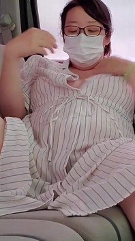 A Frustrated Married Woman Masturbates in the Car