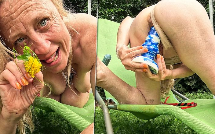 Prolapse Queen: Aku lagi asik muasin memekku pakai dildo ukuran XL