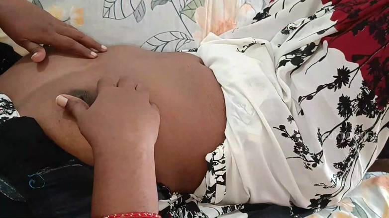 Luxmi Wife: Esposa recebe pico de orgasmo fluindo da buceta - 4