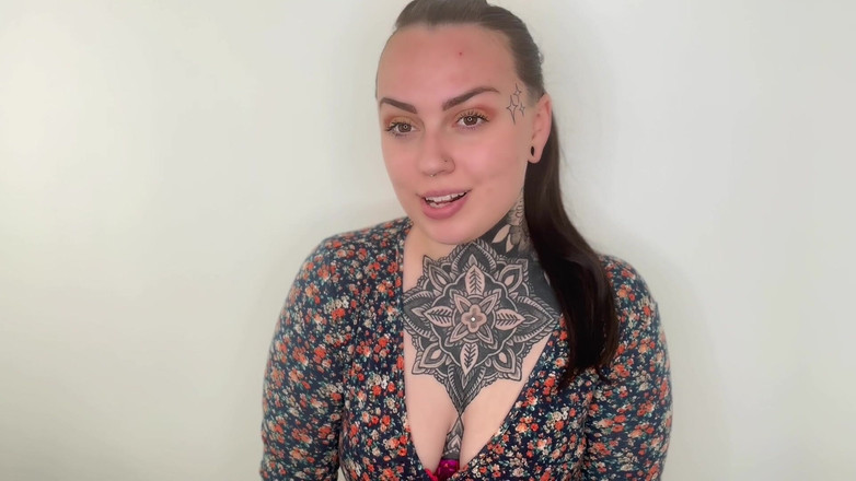 Miss Valentina: Grote zwarte lul versus kleine blanke pik