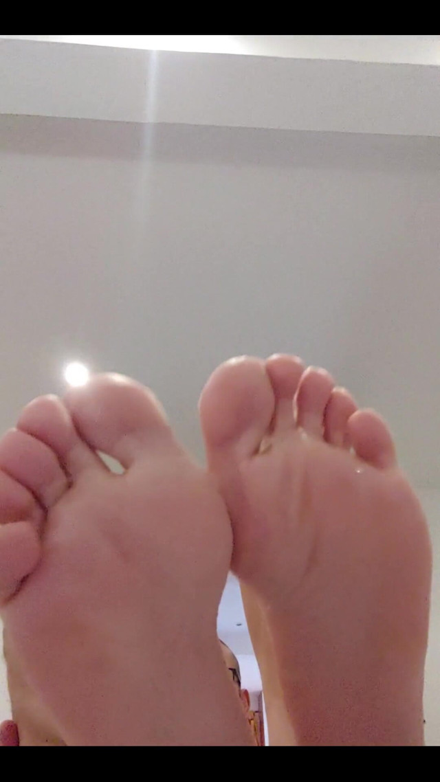 Do You Like My Feet? (Boy jerking off)