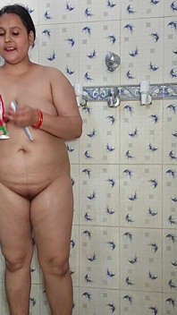 Muschi masturbiert mit dem finger