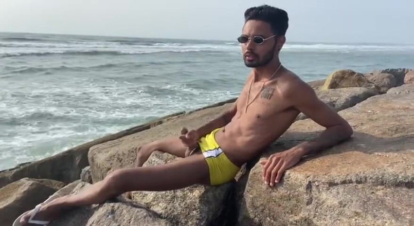 arabeputo: Magrelo Do Pau Grande Punheta在海滩上