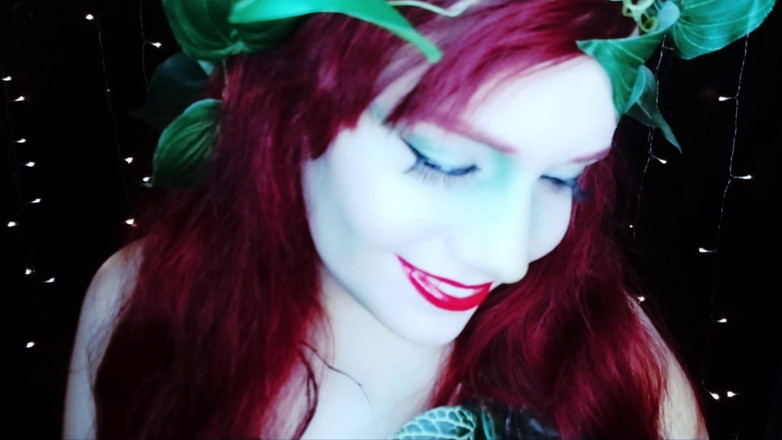 Scarlet Vixen: Poison Ivy - älskande kyssar