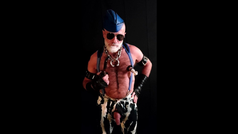 MusclesCigarsFFPig: Nippelpumpen