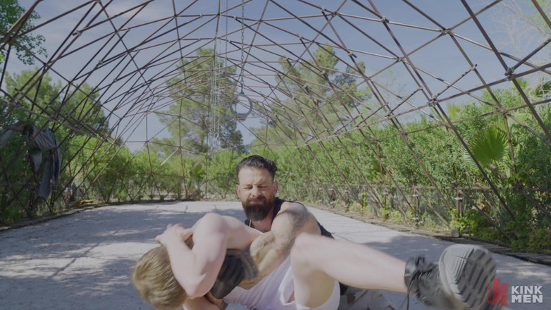 Taken rough: Cokoliv to bude: Alpha Wolfe a Sage Roux