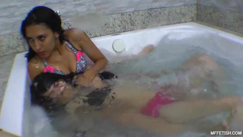 Sapphic Latinas: Pitiless underwater domination
