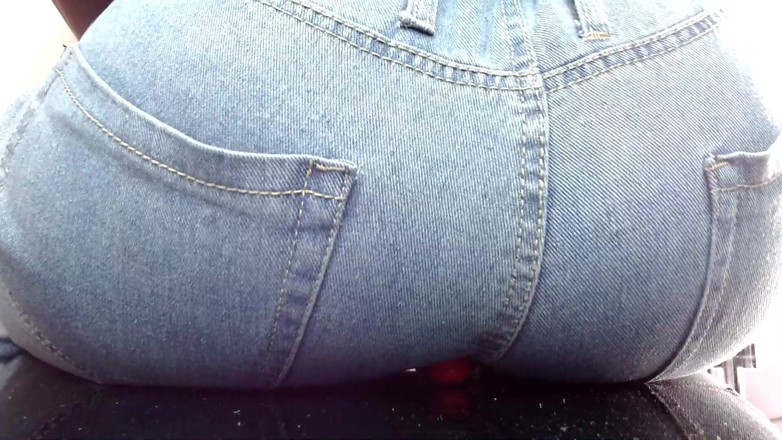 Maeling: Tiny Neighbor Trampled in Denim Jeans and Ass Stifled Ignorant