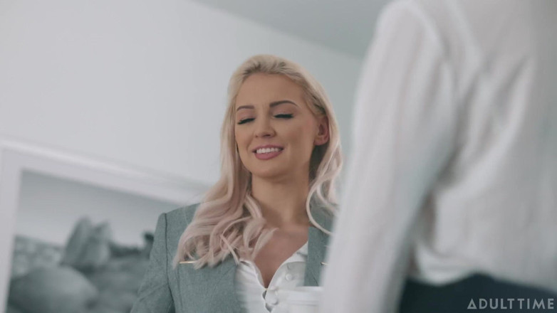 Adult Time: Adult Time - Thực tập sinh đồng tính Haley Reed quyến rũ ông...