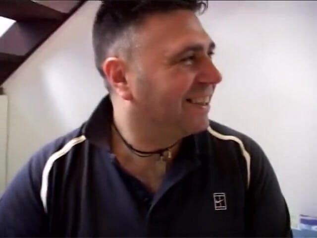 Milf in Love: Ziua în care o aflu pe mama vitregă futându-se cu vecinul