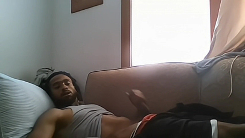 DamagedUnity9: Lelaki hitam muda menunjukkan besar