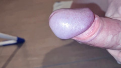 Slick dick: Masturbazione multicamera + sborrata