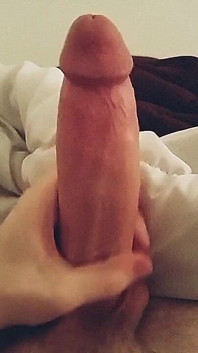 Saya ejakulasi tanpa menyentuh penis besar saya