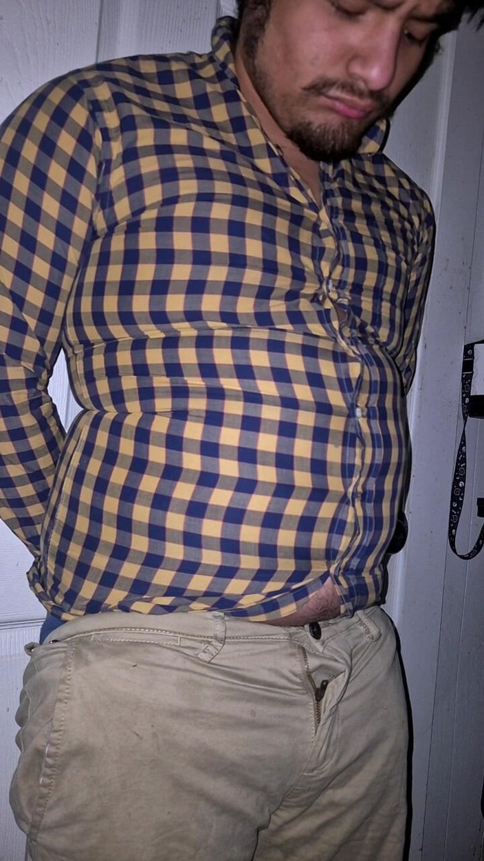 NakyJoss: Haciendo estallar mi botón en mi vientre