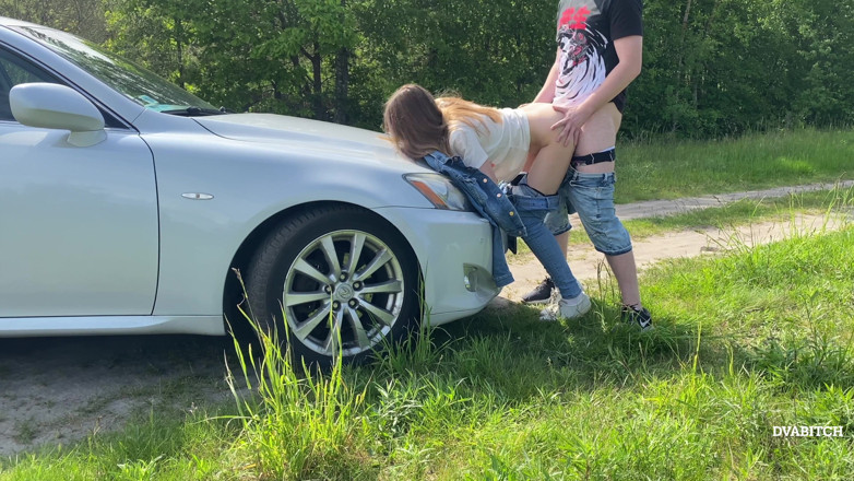 Dvabitch: Amateur teen got fucked outdoors