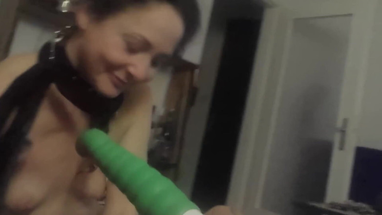 FuckSlave: Мне Нужно Вылизать Этот Чёртов Дилдо